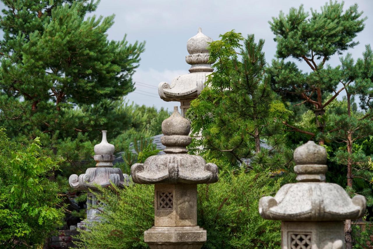 Japoniskas Sodas Medomiskiai Exteriör bild